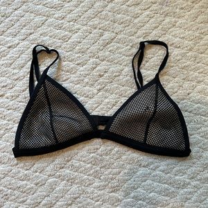 Triangl bikini top.